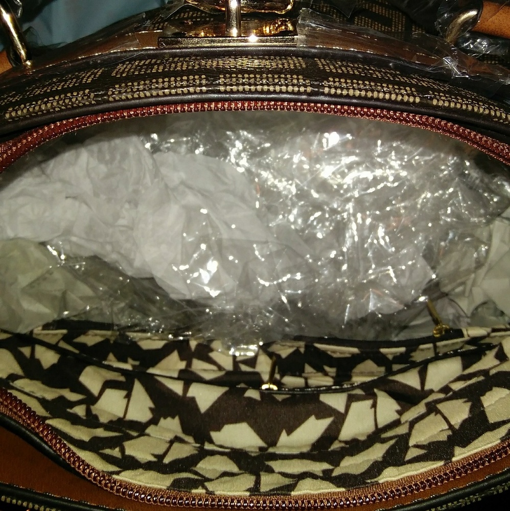 POCKETBOOK - Picture 3 of 3
